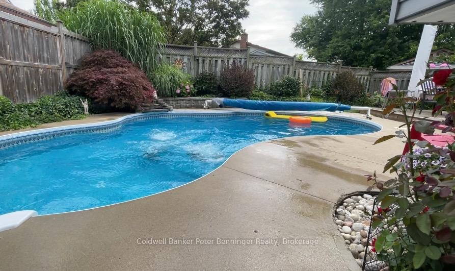 Photo 8 of 263 Canterbury Drive, Waterloo — HOMEH