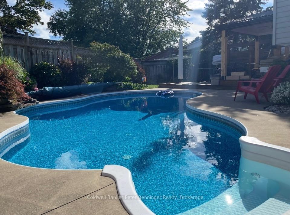 Photo 10 of 263 Canterbury Drive, Waterloo — HOMEH