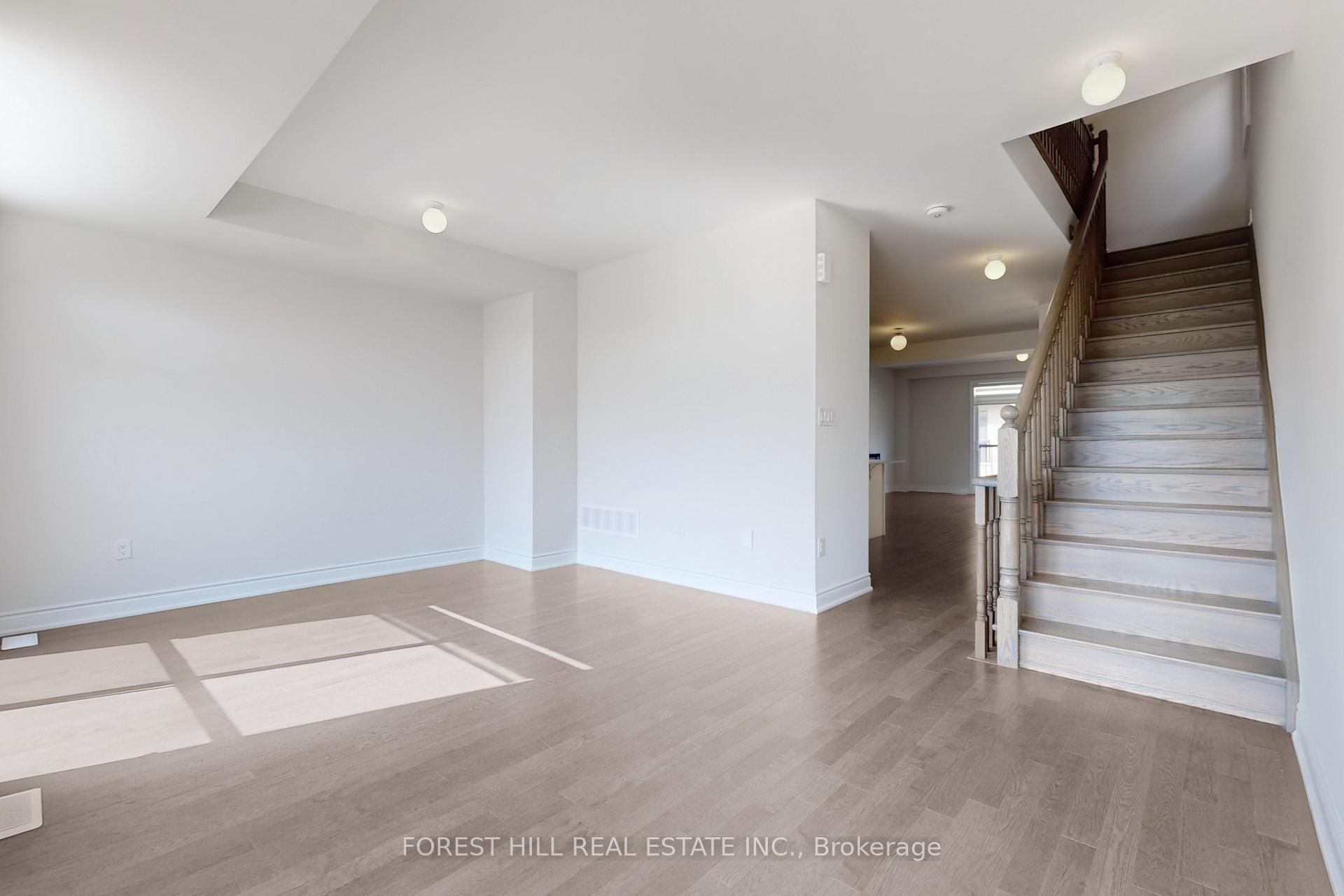 Photo 15 of 48 Tennant Circle, Vaughan, Vellore Village — HOMEH