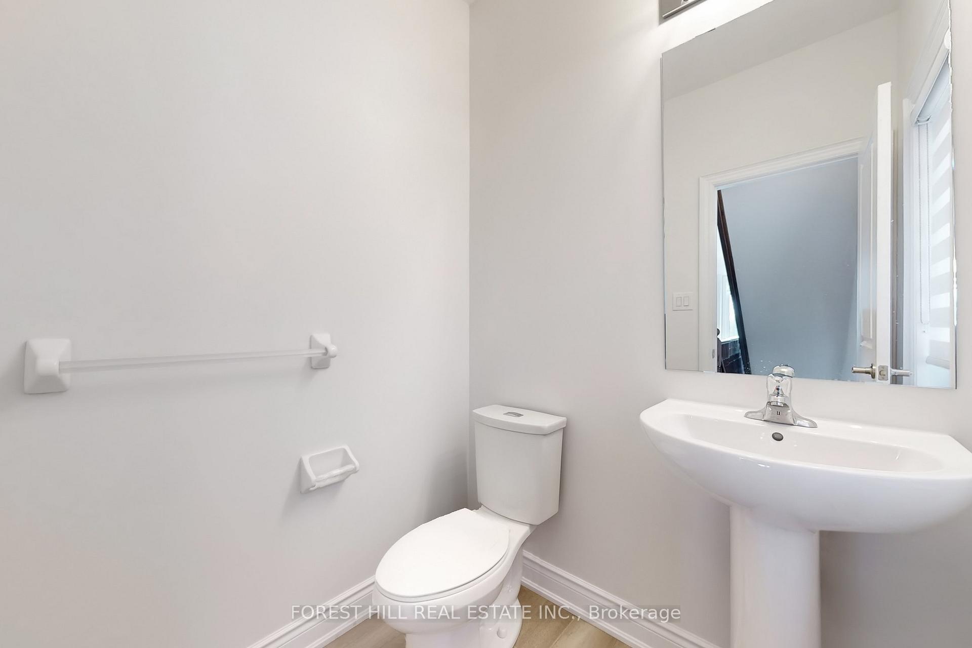 Photo 16 of 48 Tennant Circle, Vaughan, Vellore Village — HOMEH