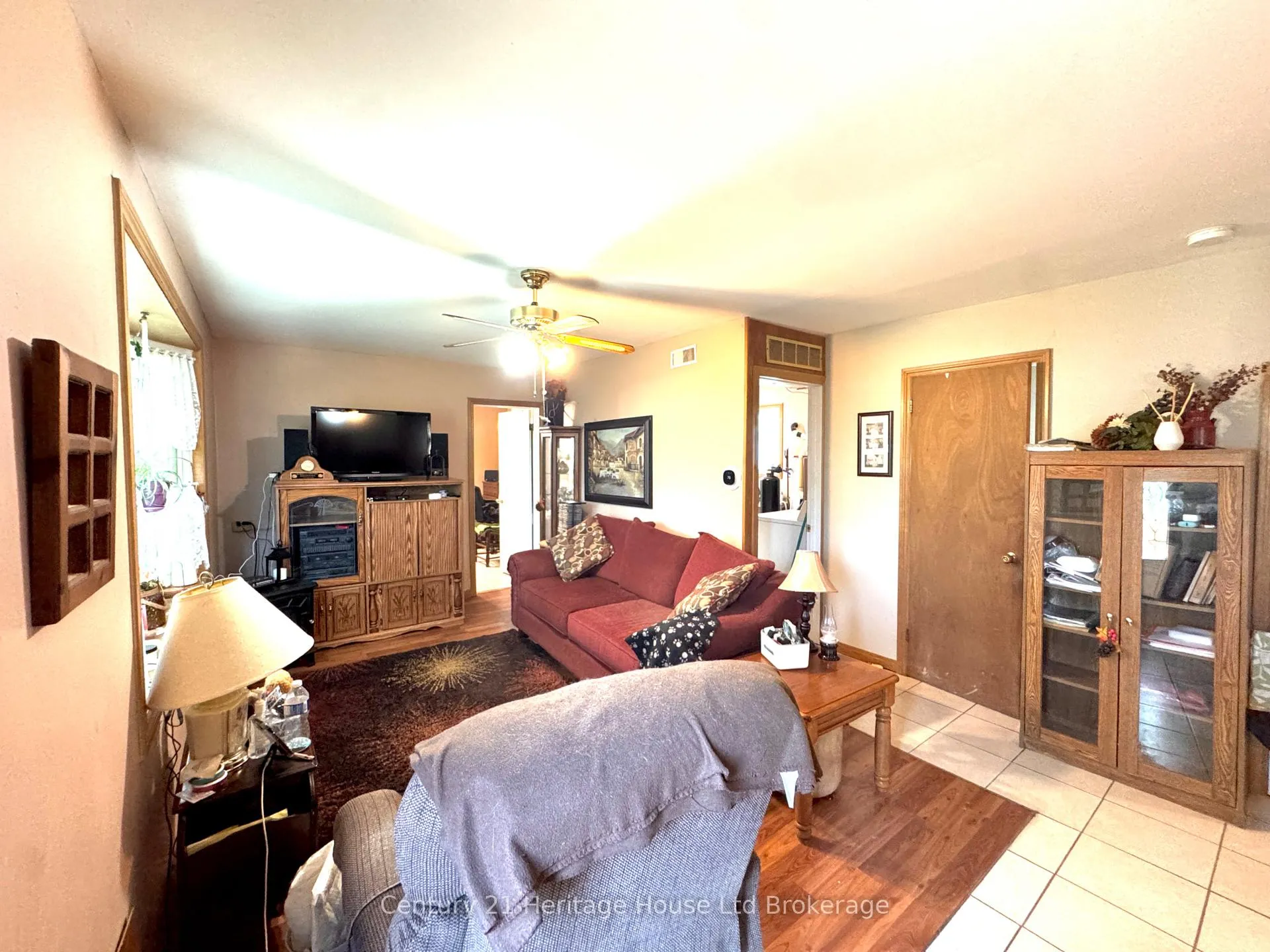Photo 3 of 369 Riverside Drive, Welland, Broadway — HOMEH