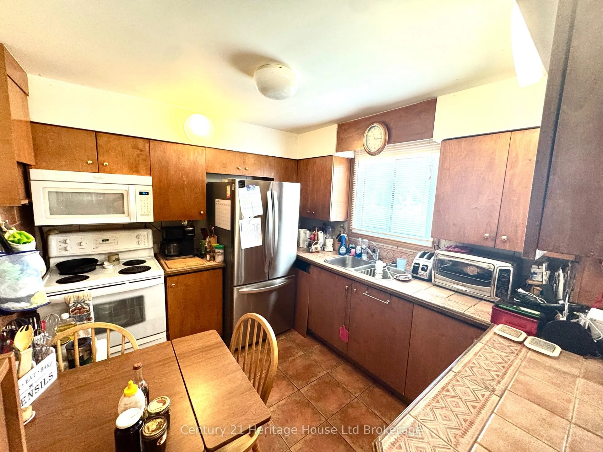 Photo 8 of 369 Riverside Drive, Welland, Broadway — HOMEH