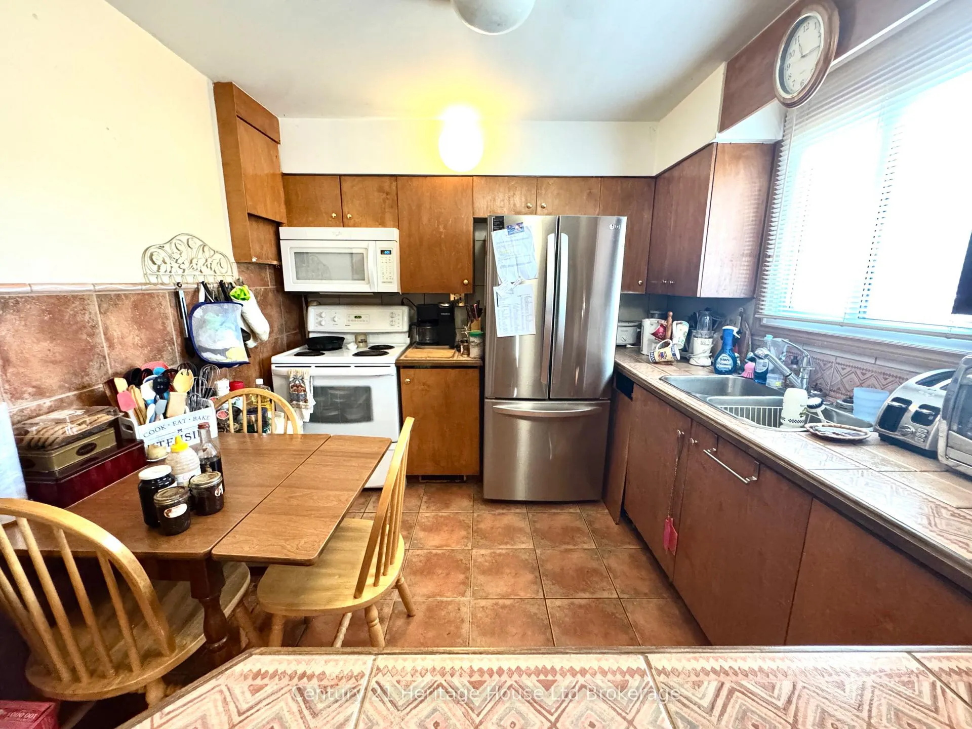 Photo 10 of 369 Riverside Drive, Welland, Broadway — HOMEH