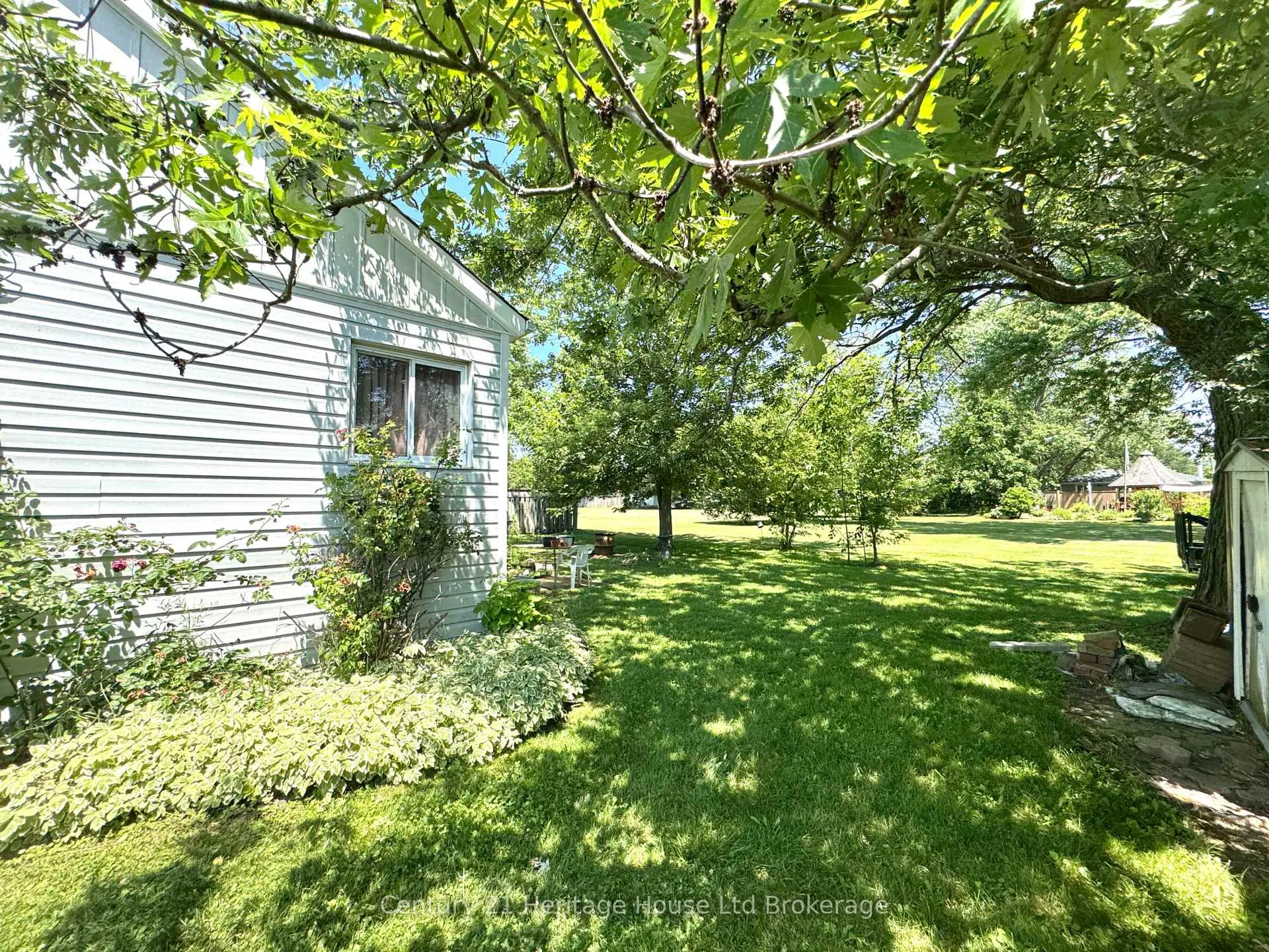 Photo 18 of 369 Riverside Drive, Welland, Broadway — HOMEH