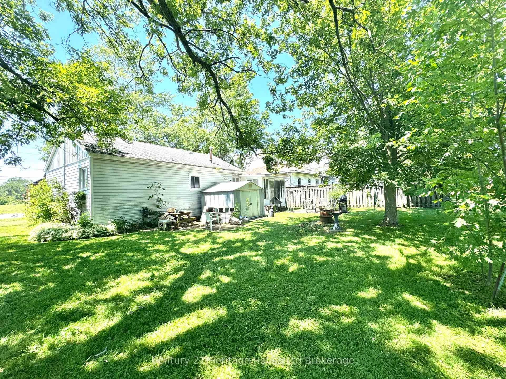 Photo 19 of 369 Riverside Drive, Welland, Broadway — HOMEH