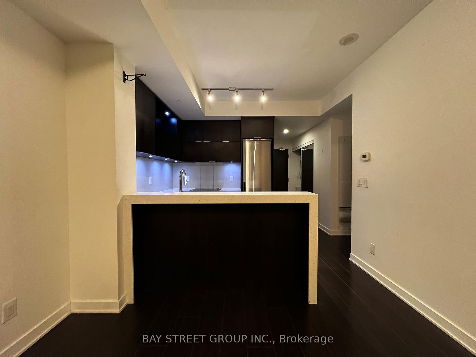 Photo 5 of Unit 803, 170 Sumach St, Toronto, Regent Park — HOMEH