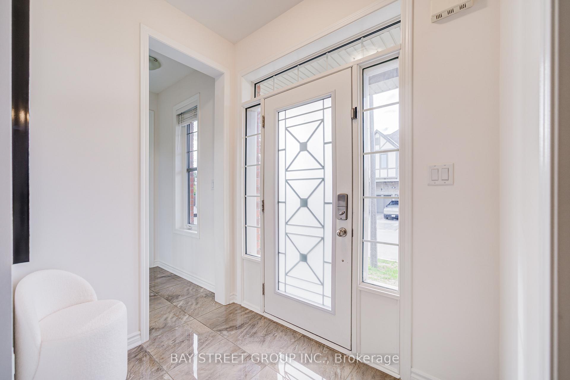 Photo 6 of 160 Westfield Drive, Whitby, Rural Whitby — HOMEH