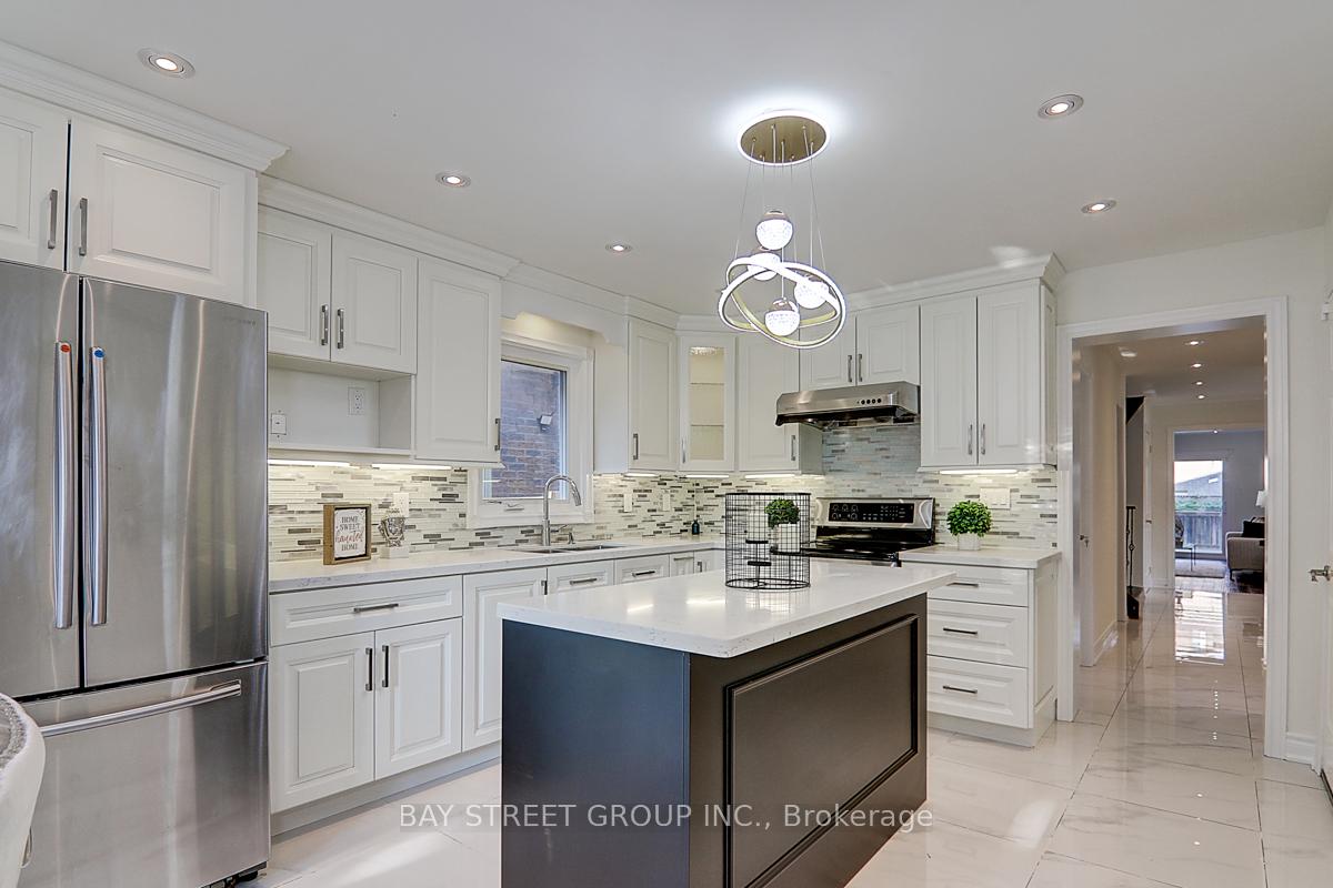 Photo 18 of 1 Dewberry Drive, Markham, Middlefield — HOMEH
