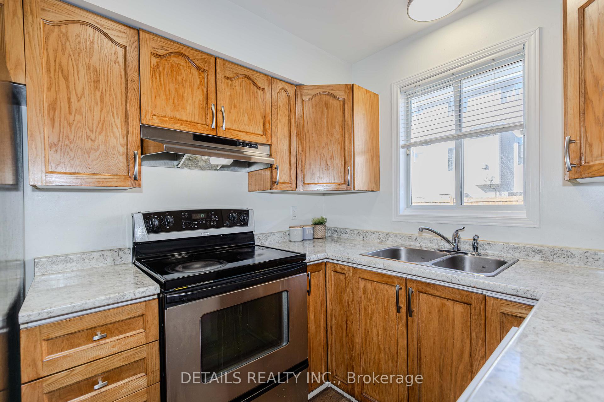Photo 10 of 2592 Crosscut Terrace, Ottawa, Emerald Woods/Sawmill Creek — HOMEH