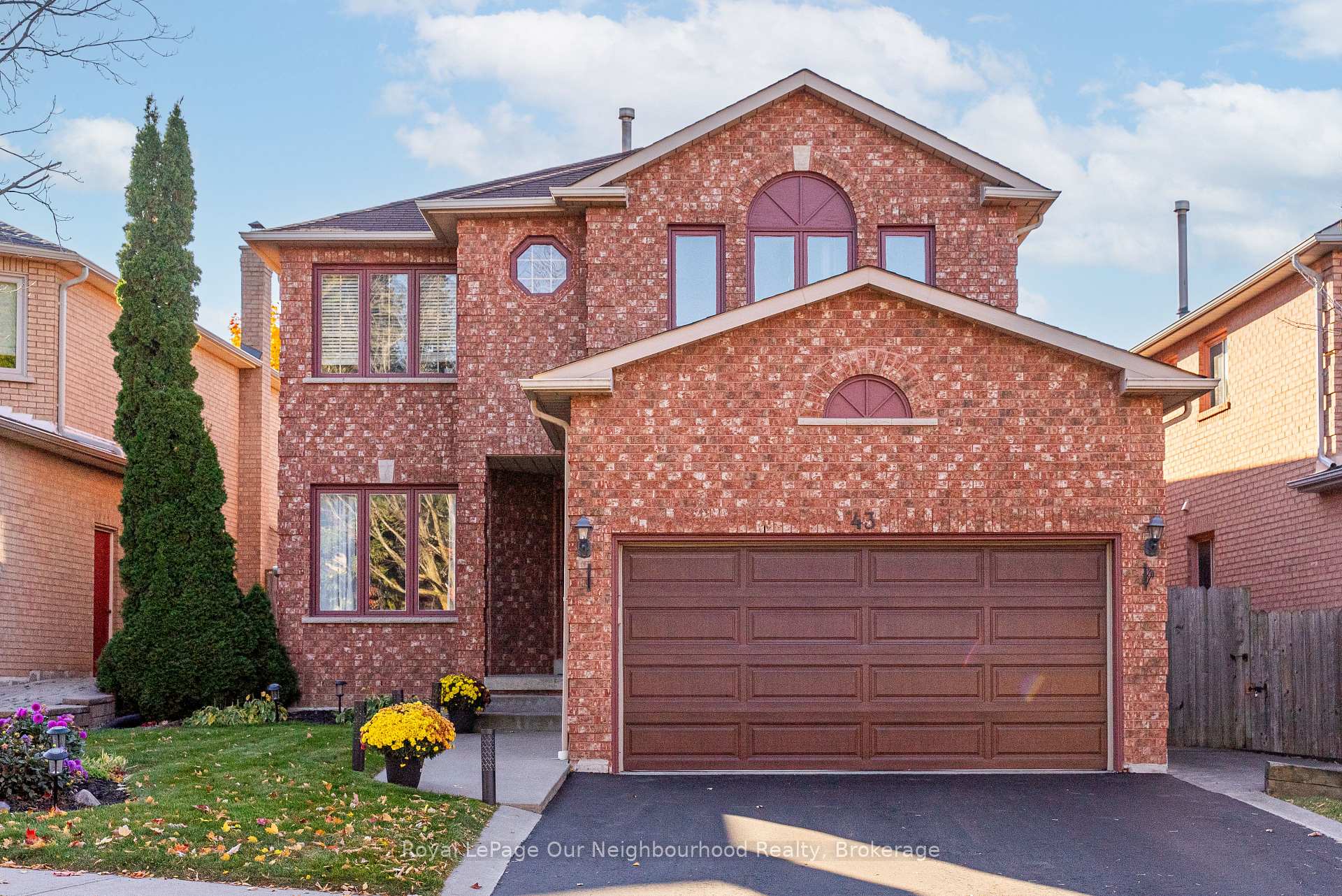 Photo 1 of 43 Ringwood Drive, Whitby, Rolling Acres — HOMEH