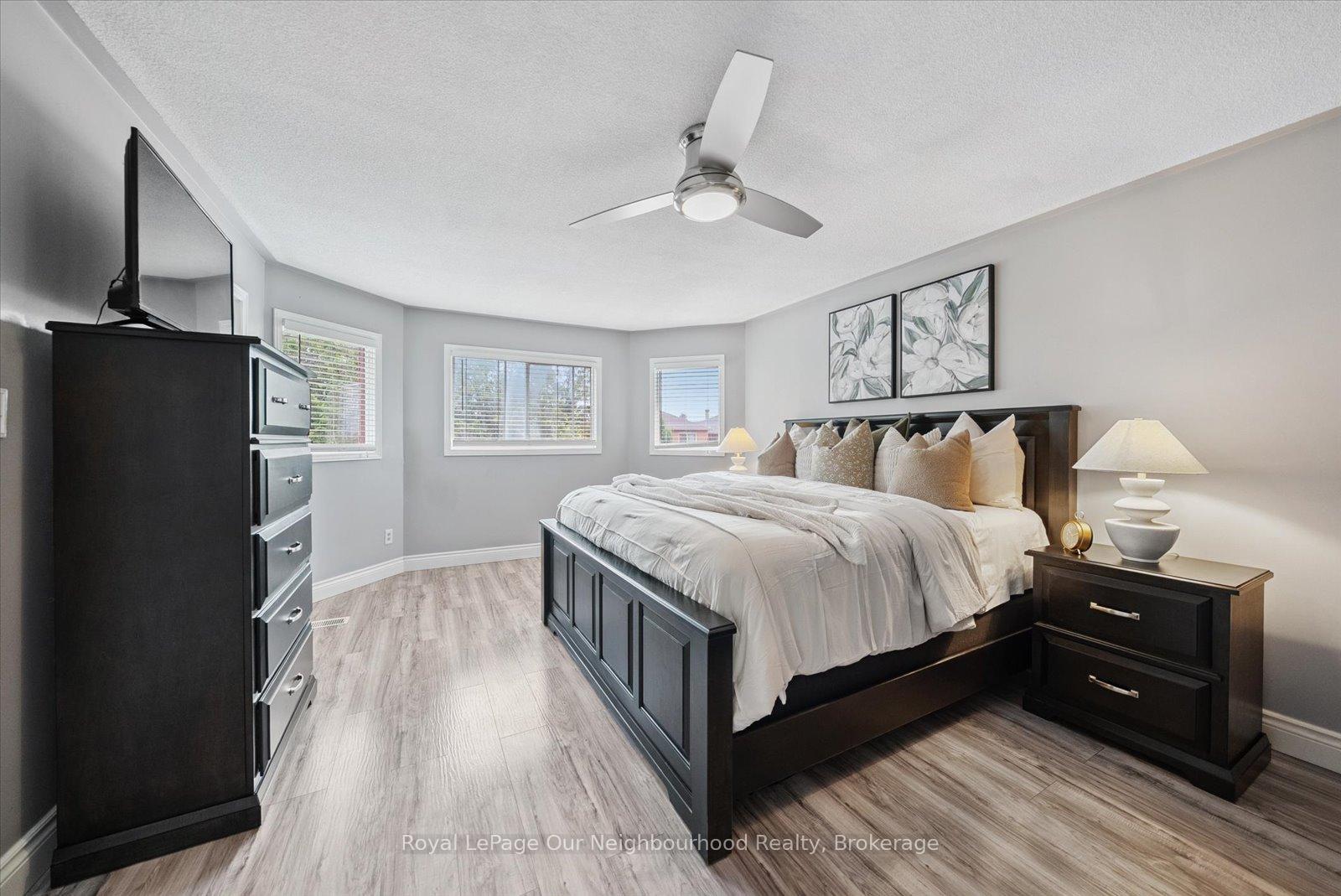 Photo 18 of 43 Ringwood Drive, Whitby, Rolling Acres — HOMEH