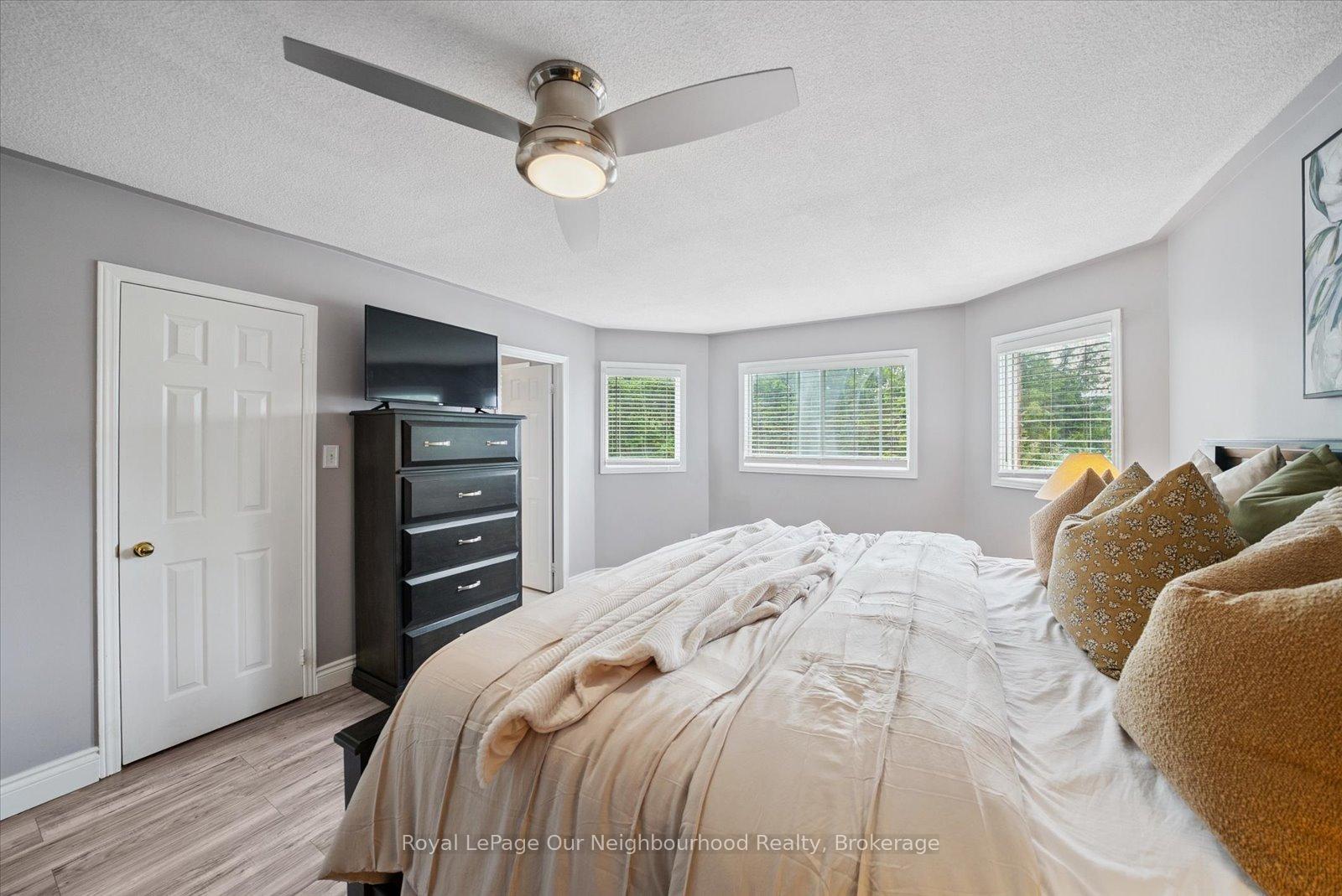 Photo 19 of 43 Ringwood Drive, Whitby, Rolling Acres — HOMEH