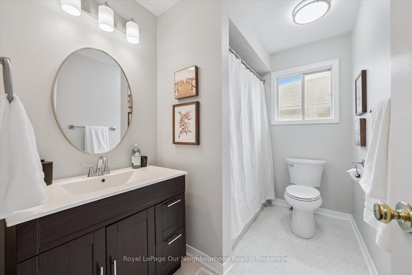 Photo 23 of 43 Ringwood Drive, Whitby, Rolling Acres — HOMEH