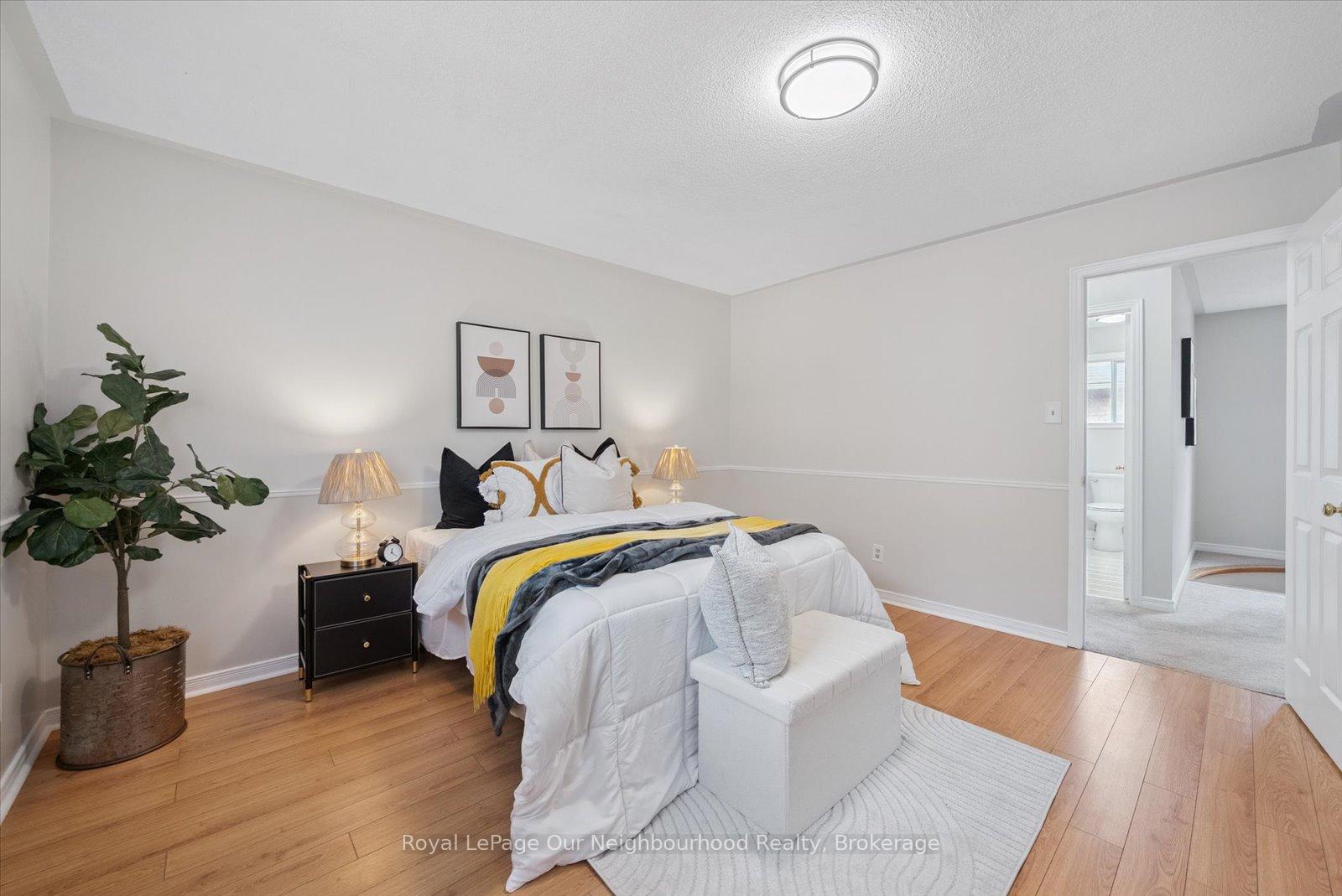 Photo 24 of 43 Ringwood Drive, Whitby, Rolling Acres — HOMEH