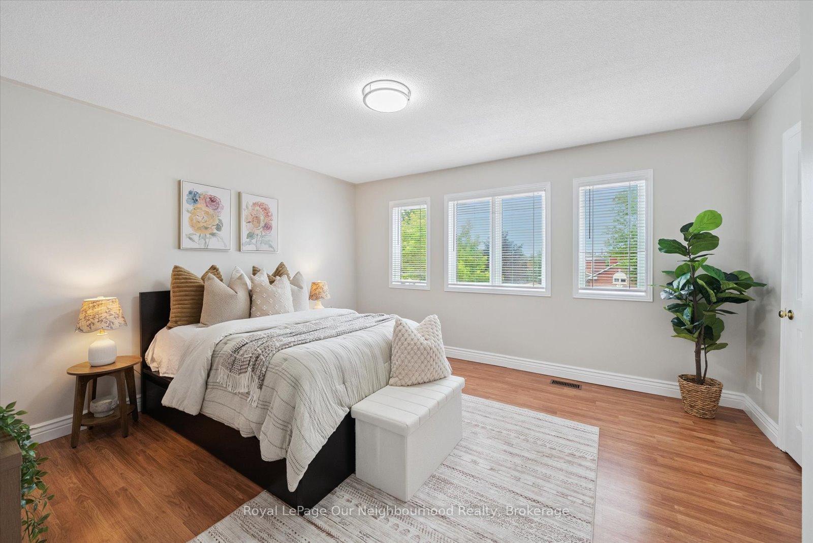 Photo 26 of 43 Ringwood Drive, Whitby, Rolling Acres — HOMEH