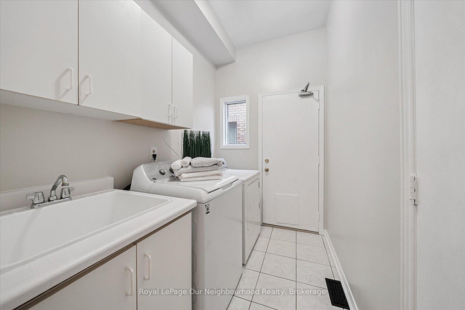 Photo 28 of 43 Ringwood Drive, Whitby, Rolling Acres — HOMEH
