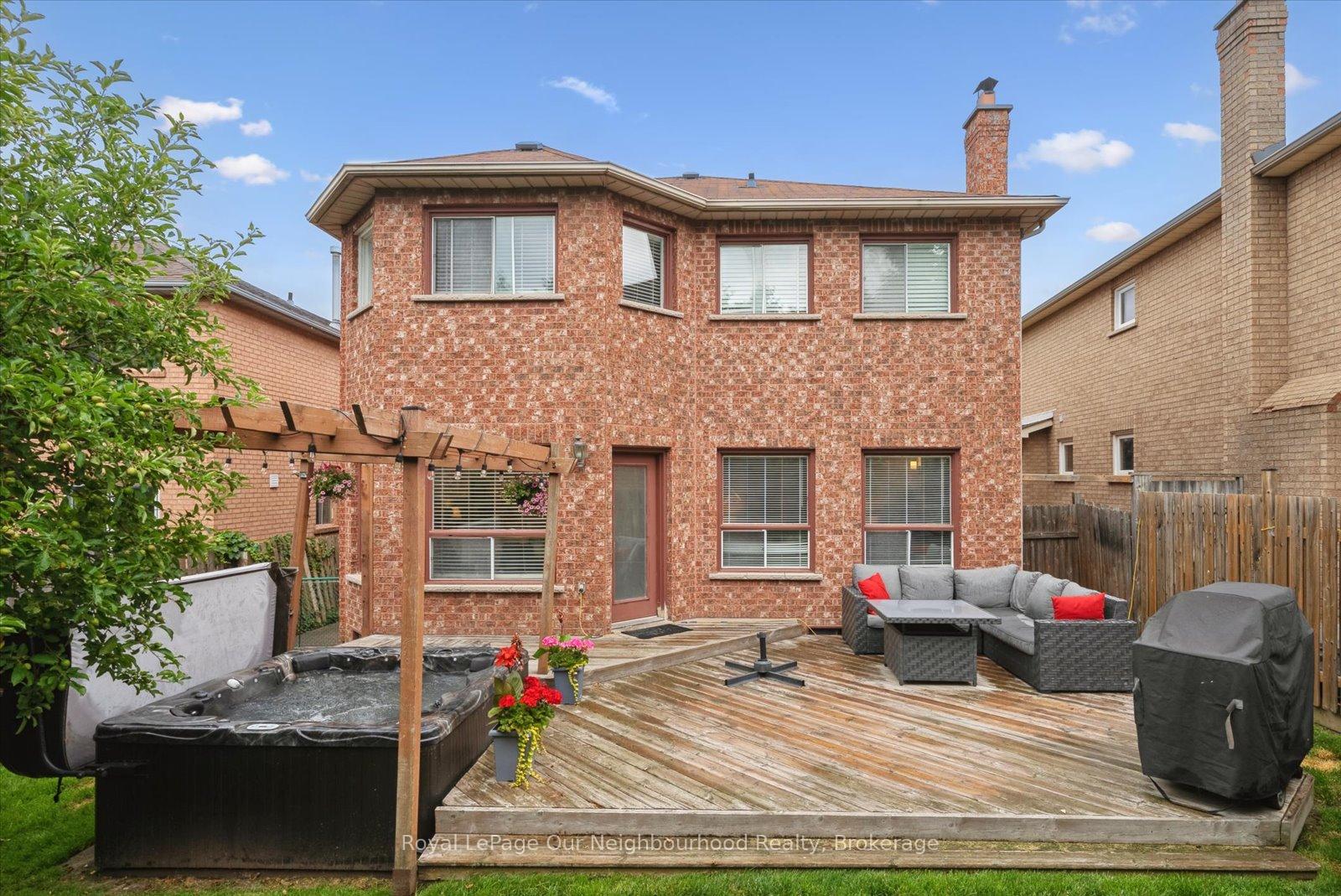 Photo 29 of 43 Ringwood Drive, Whitby, Rolling Acres — HOMEH