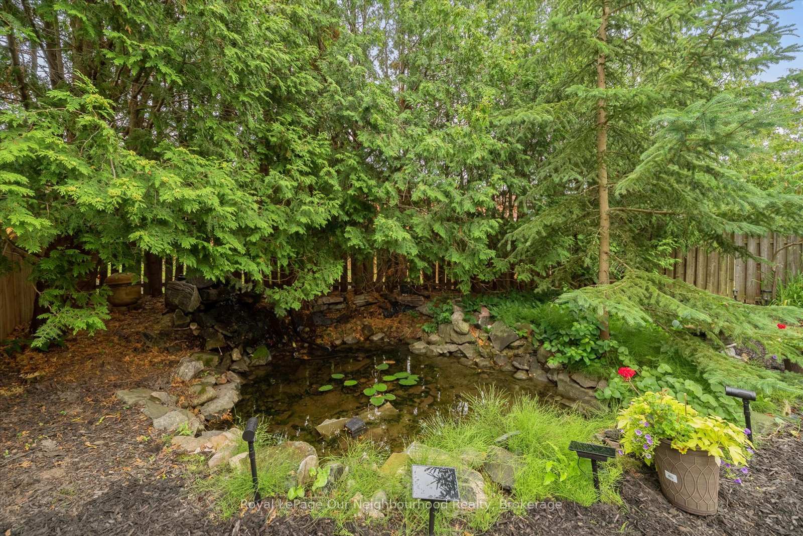 Photo 33 of 43 Ringwood Drive, Whitby, Rolling Acres — HOMEH