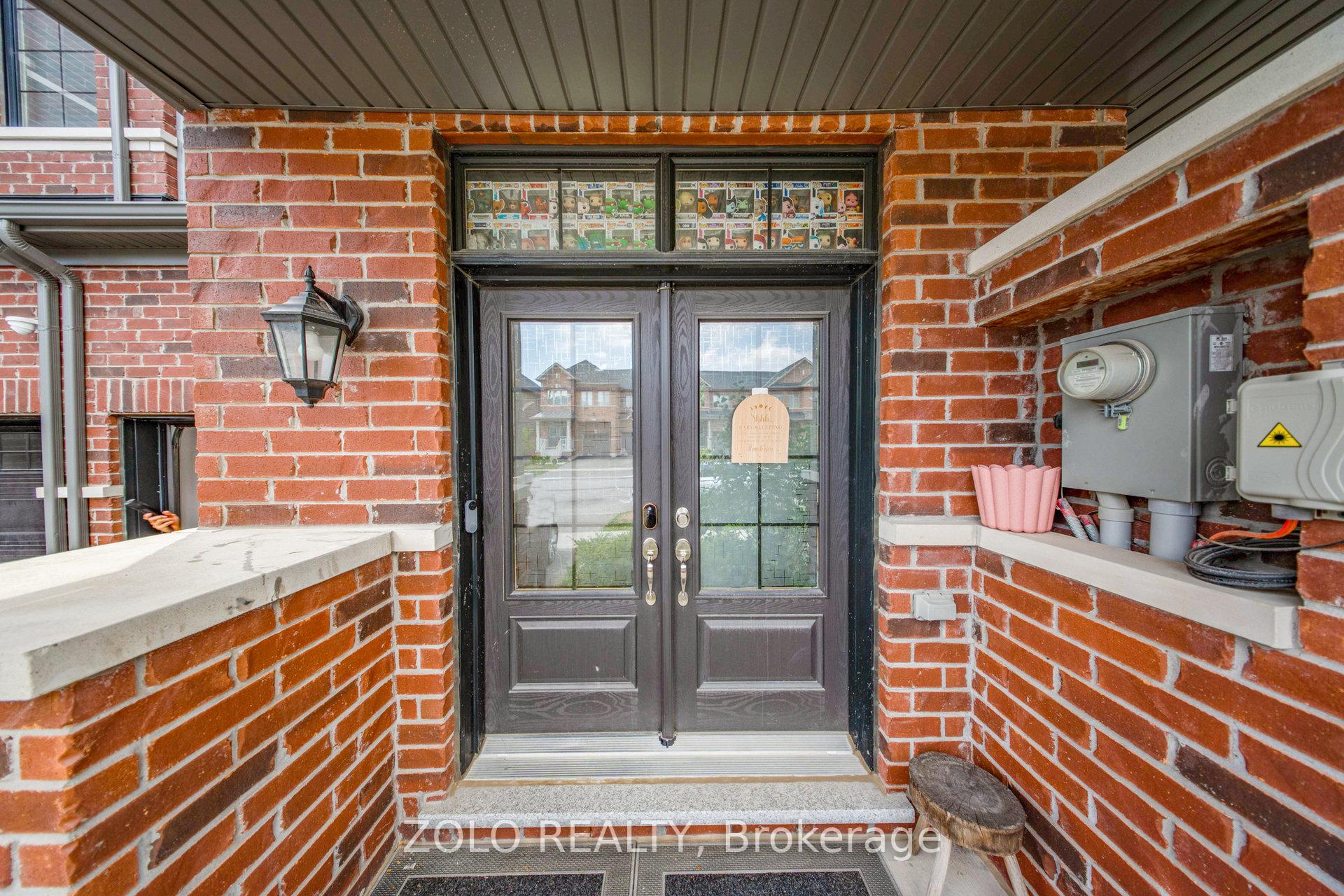 Photo 2 of 576 Barons Street, Vaughan, Kleinburg — HOMEH