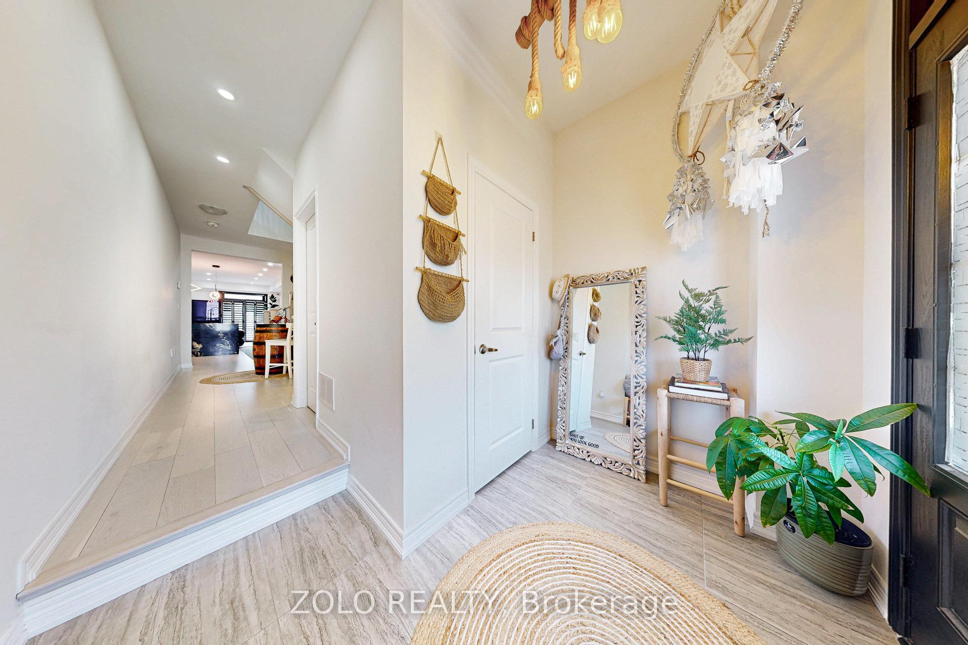 Photo 4 of 576 Barons Street, Vaughan, Kleinburg — HOMEH