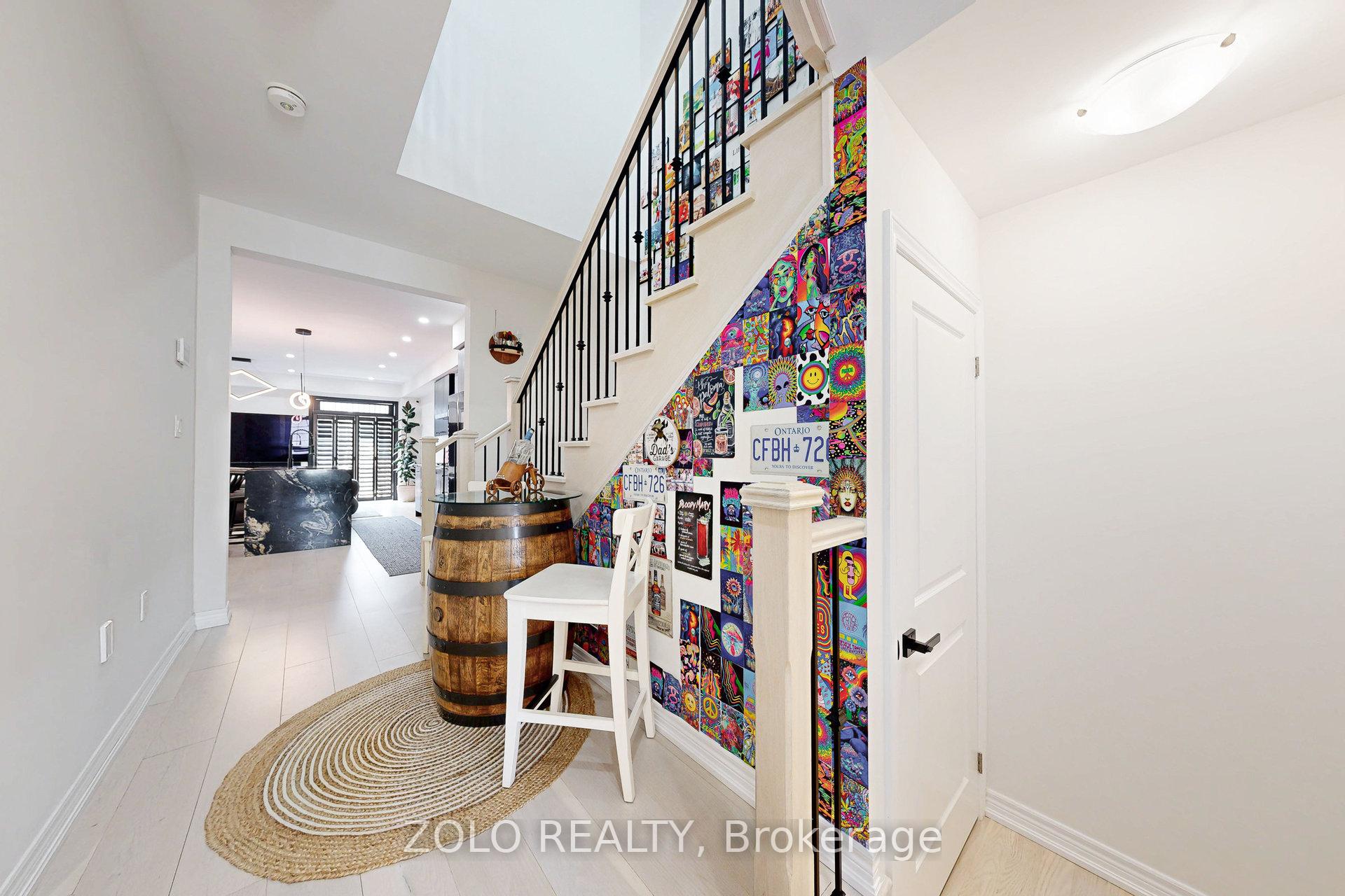 Photo 5 of 576 Barons Street, Vaughan, Kleinburg — HOMEH