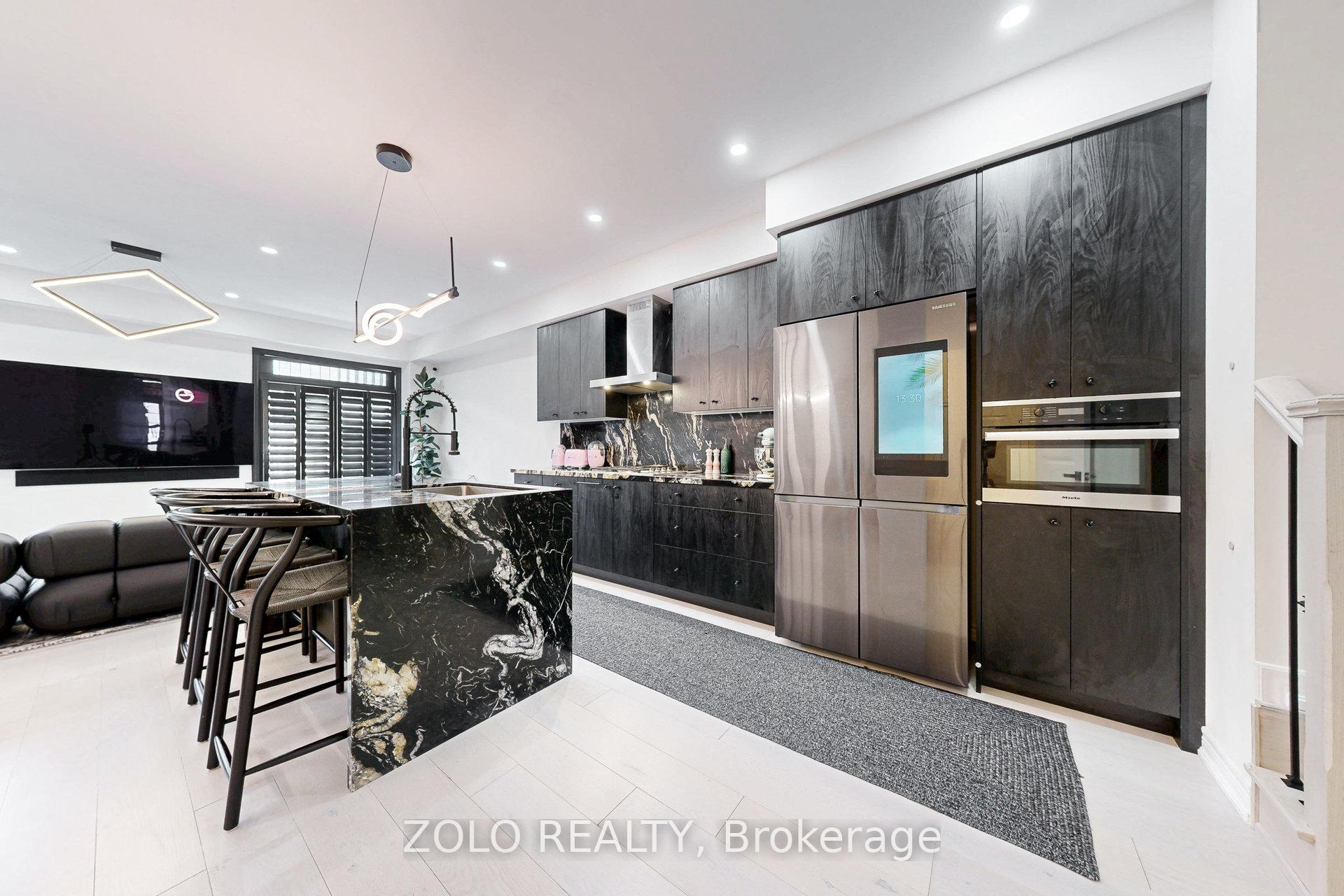 Photo 6 of 576 Barons Street, Vaughan, Kleinburg — HOMEH