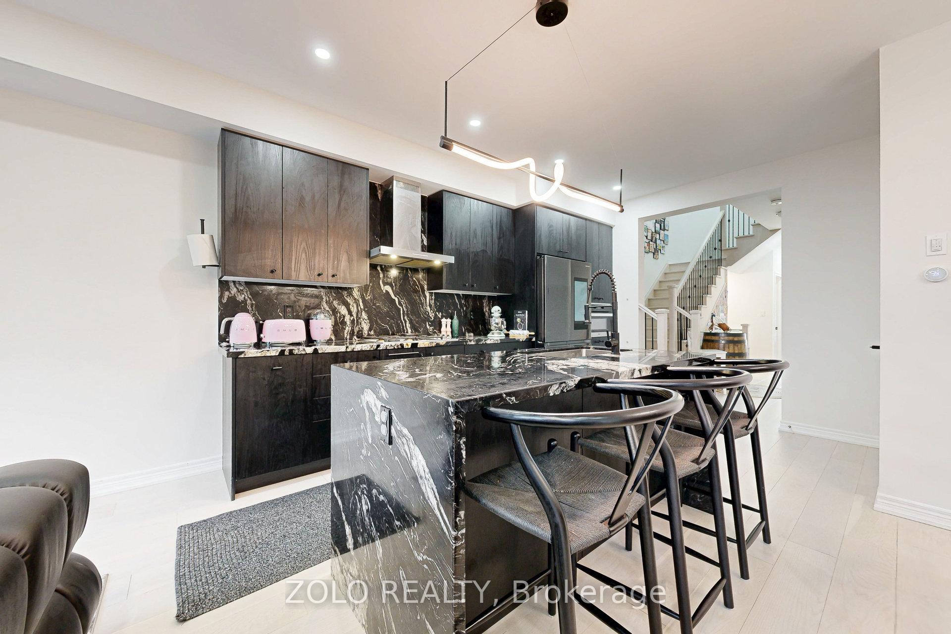 Photo 9 of 576 Barons Street, Vaughan, Kleinburg — HOMEH