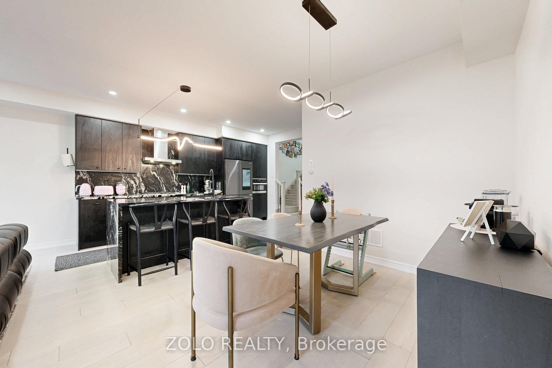 Photo 12 of 576 Barons Street, Vaughan, Kleinburg — HOMEH
