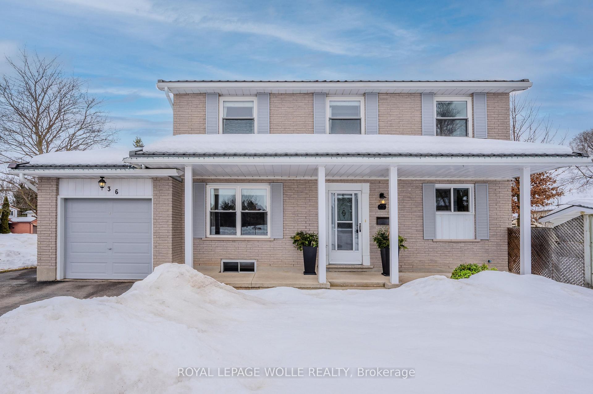 Photo 2 of 136 Cornerbrook Crescent, Waterloo — HOMEH
