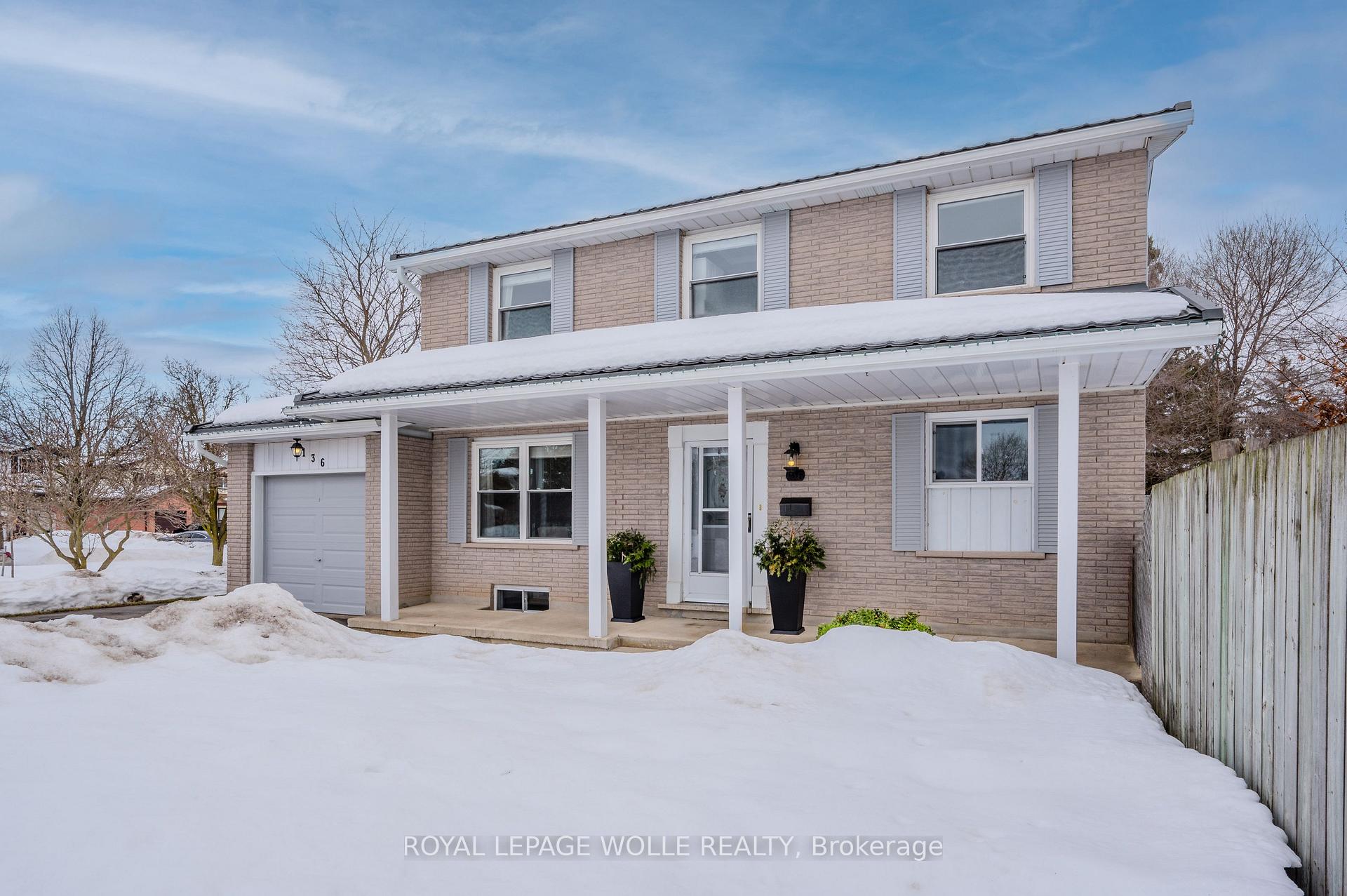 Photo 4 of 136 Cornerbrook Crescent, Waterloo — HOMEH