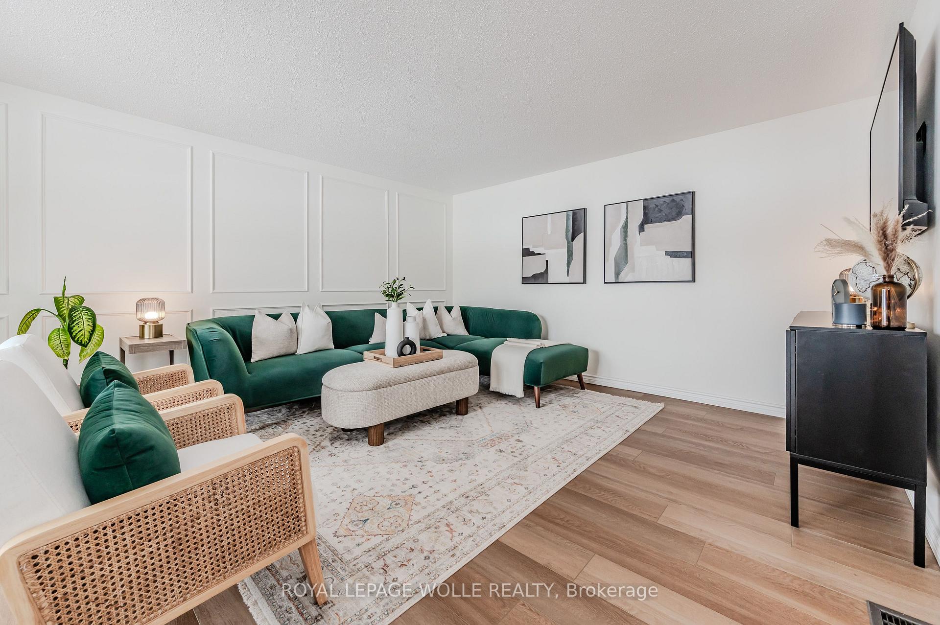 Photo 5 of 136 Cornerbrook Crescent, Waterloo — HOMEH