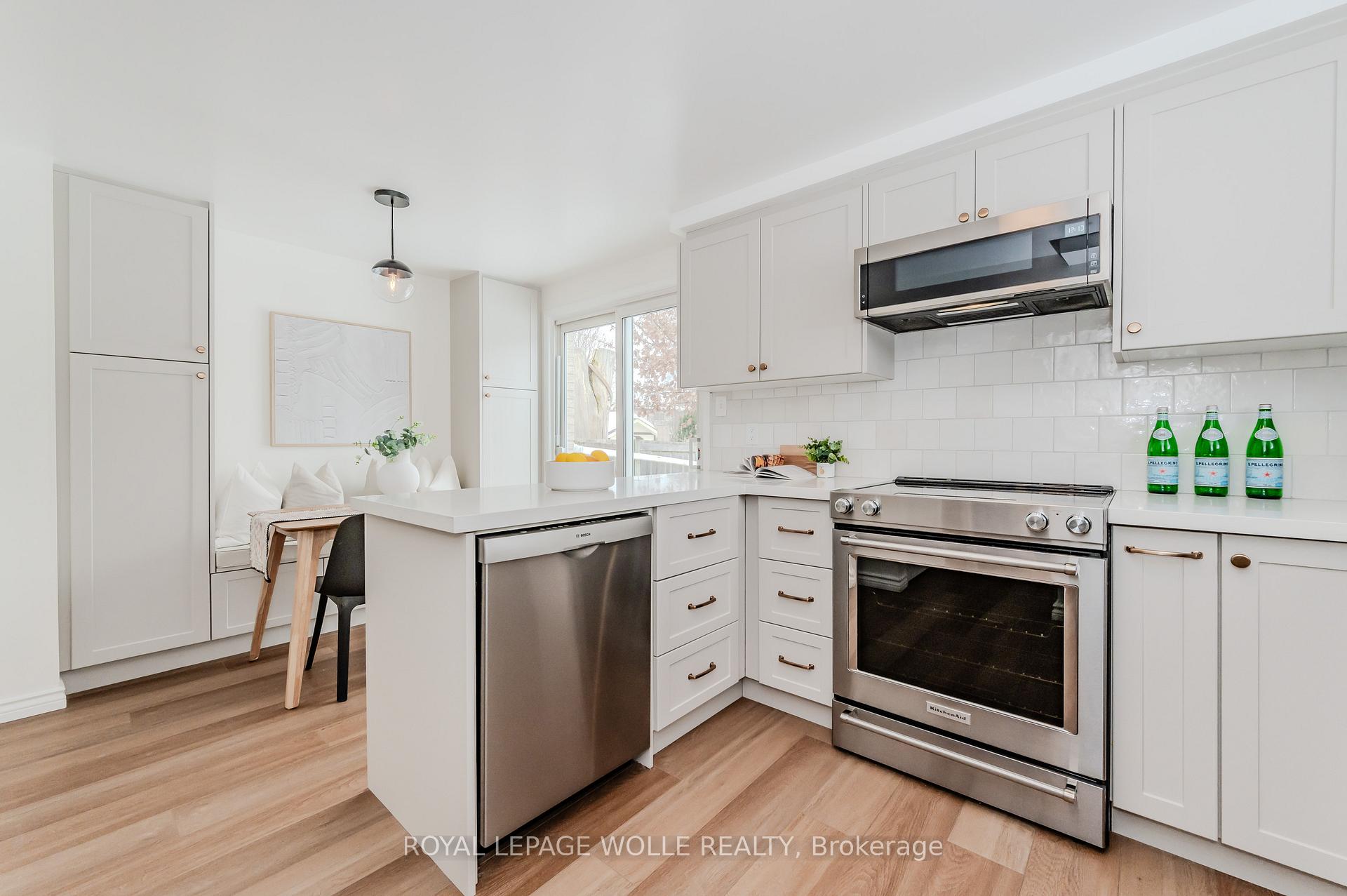 Photo 7 of 136 Cornerbrook Crescent, Waterloo — HOMEH