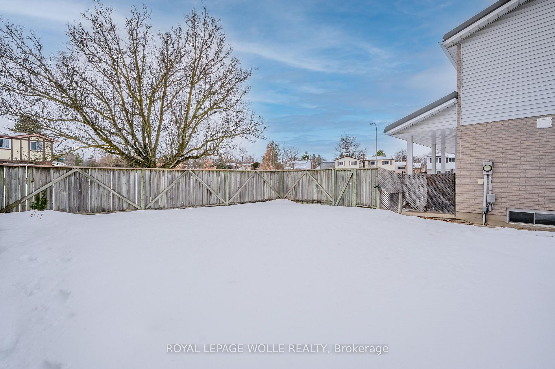 Photo 30 of 136 Cornerbrook Crescent, Waterloo — HOMEH