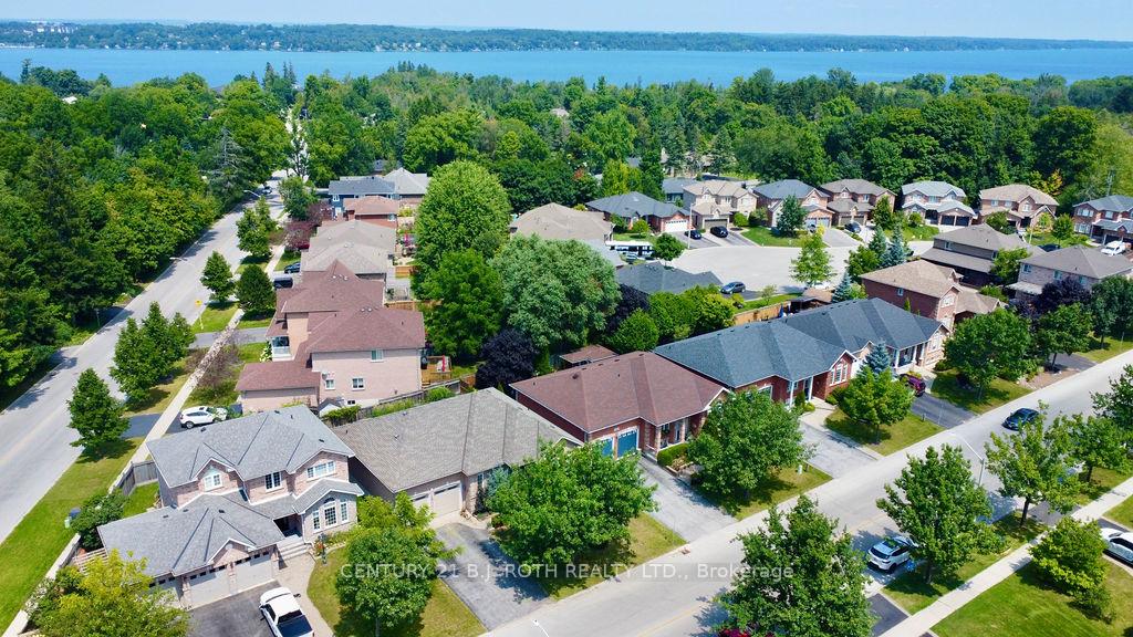 Photo 12 of 263 Dock Road, Barrie, South Shore — HOMEH