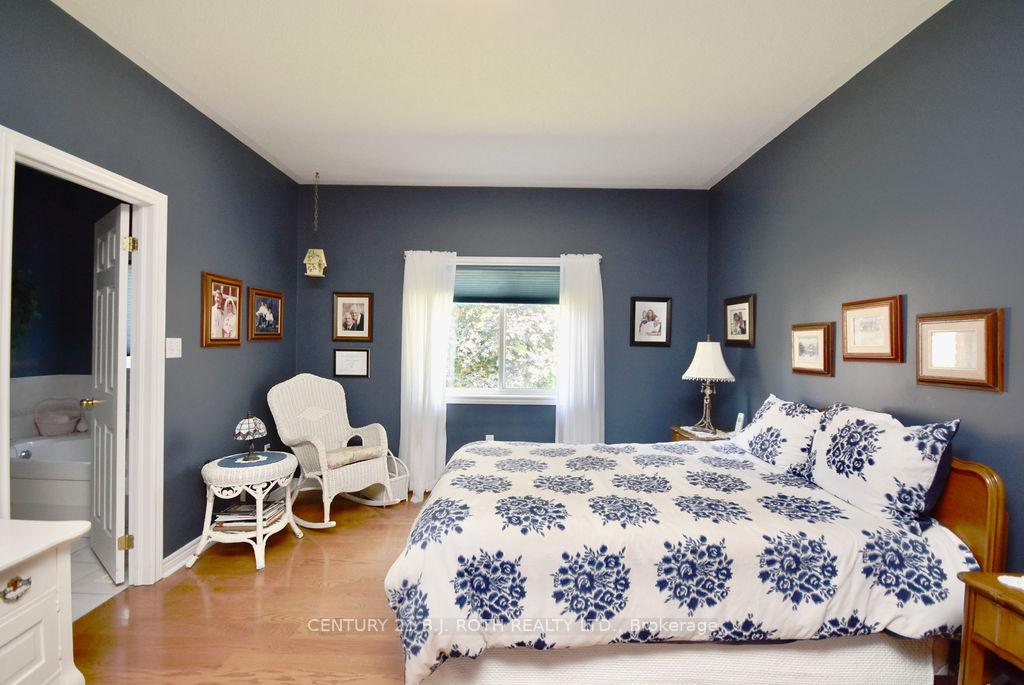 Photo 13 of 263 Dock Road, Barrie, South Shore — HOMEH