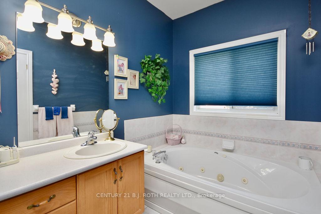 Photo 16 of 263 Dock Road, Barrie, South Shore — HOMEH