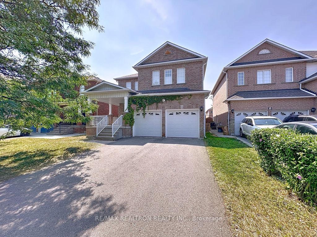 Photo 2 of 6 Belwood Boulevard, Vaughan, Patterson — HOMEH