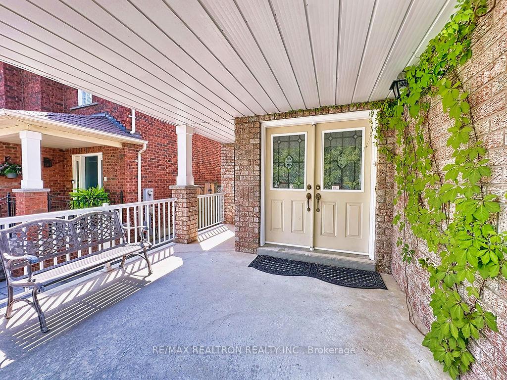 Photo 4 of 6 Belwood Boulevard, Vaughan, Patterson — HOMEH