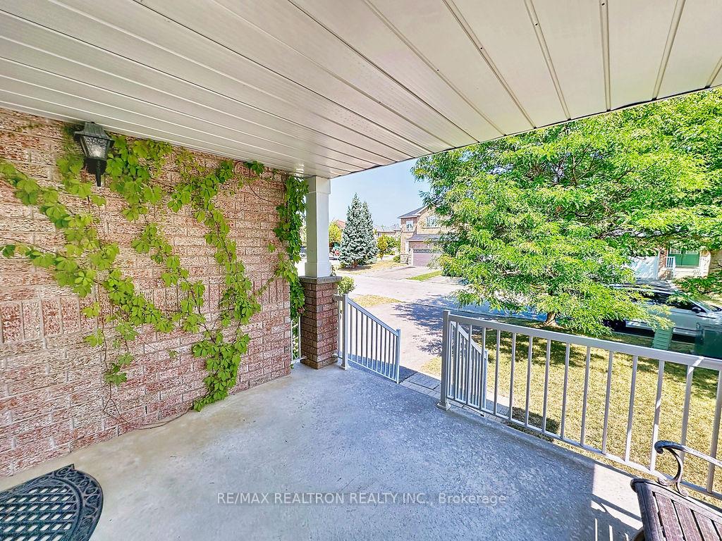 Photo 5 of 6 Belwood Boulevard, Vaughan, Patterson — HOMEH