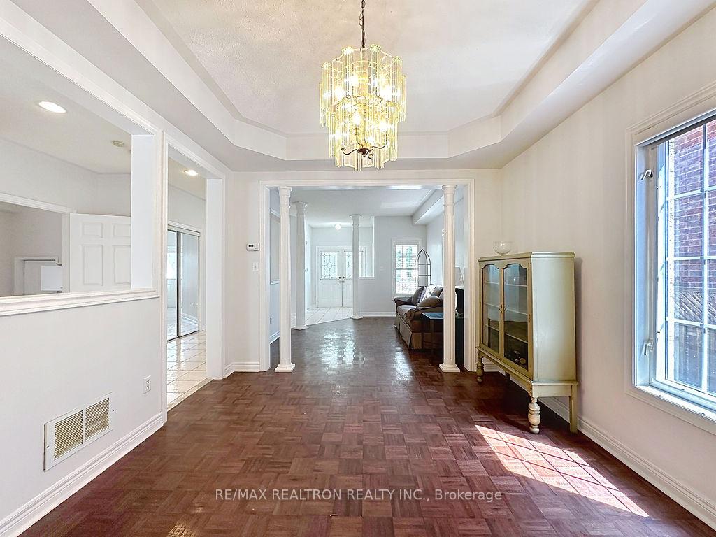 Photo 9 of 6 Belwood Boulevard, Vaughan, Patterson — HOMEH
