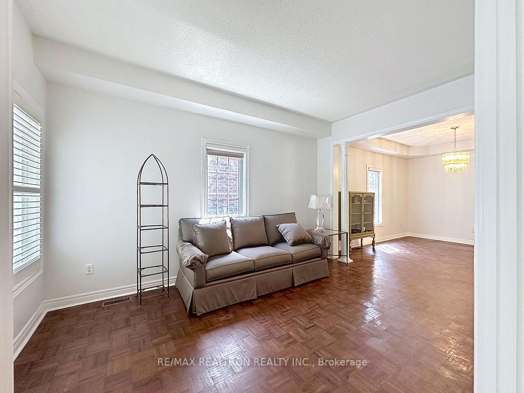 Photo 11 of 6 Belwood Boulevard, Vaughan, Patterson — HOMEH