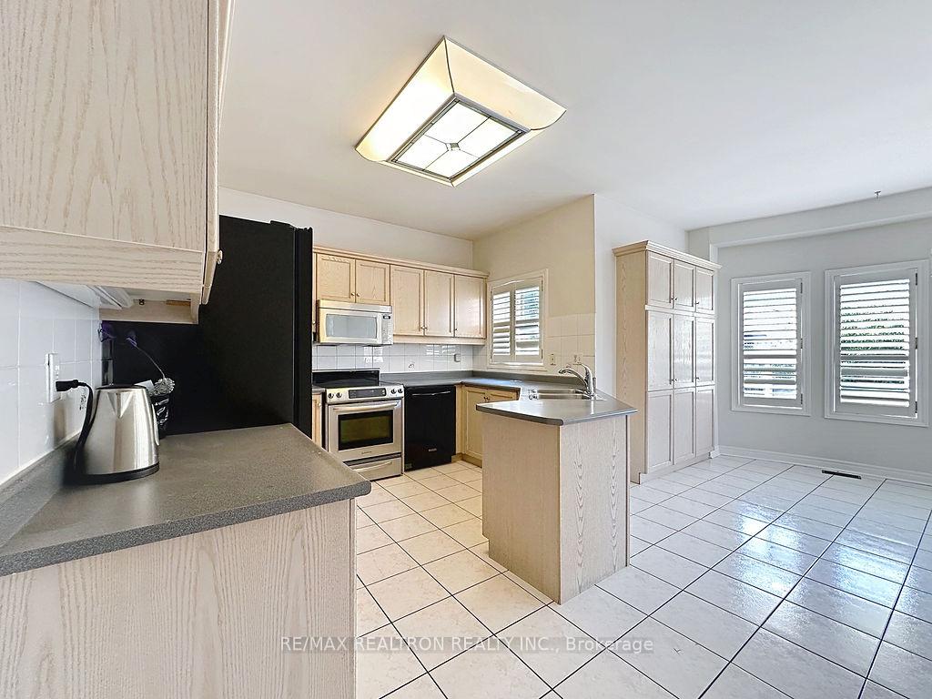 Photo 13 of 6 Belwood Boulevard, Vaughan, Patterson — HOMEH