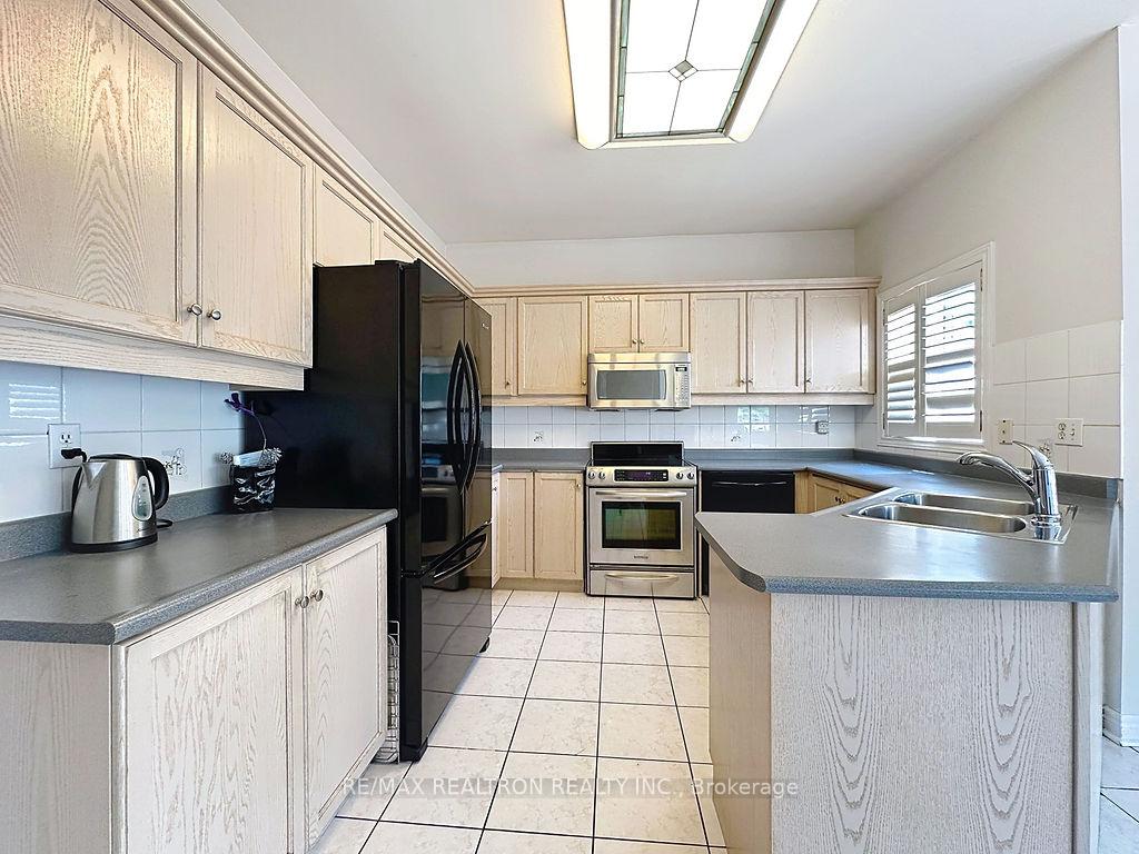 Photo 14 of 6 Belwood Boulevard, Vaughan, Patterson — HOMEH