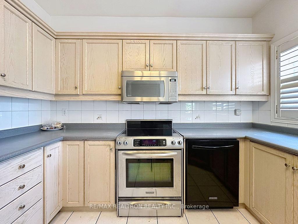 Photo 15 of 6 Belwood Boulevard, Vaughan, Patterson — HOMEH