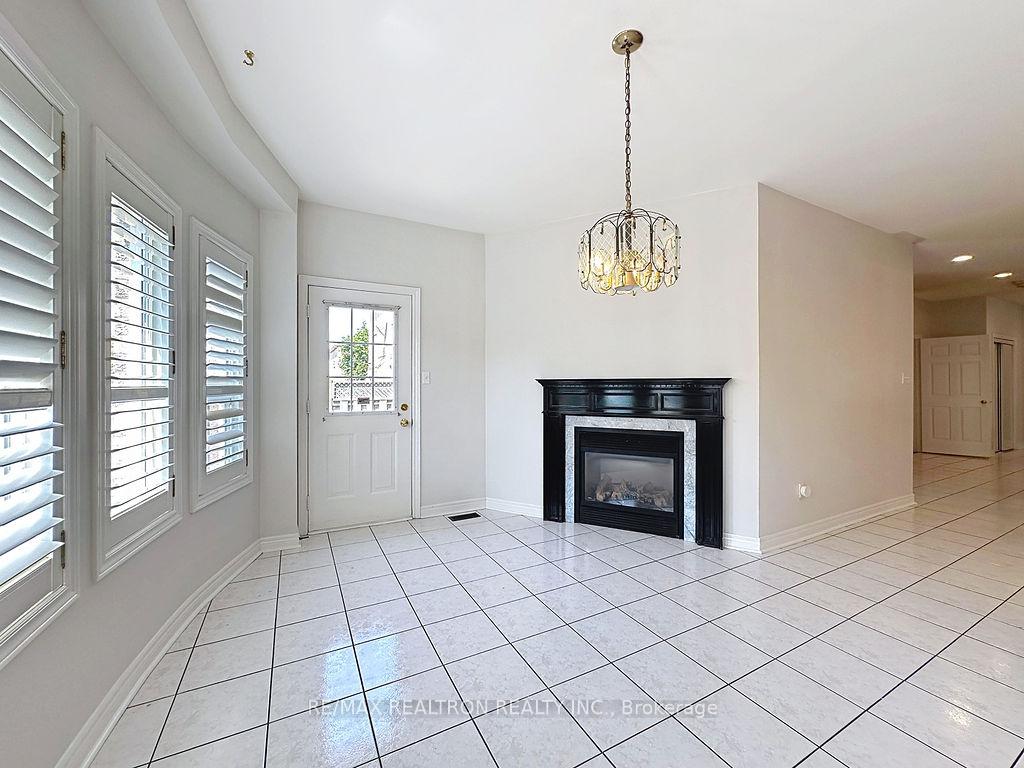 Photo 17 of 6 Belwood Boulevard, Vaughan, Patterson — HOMEH