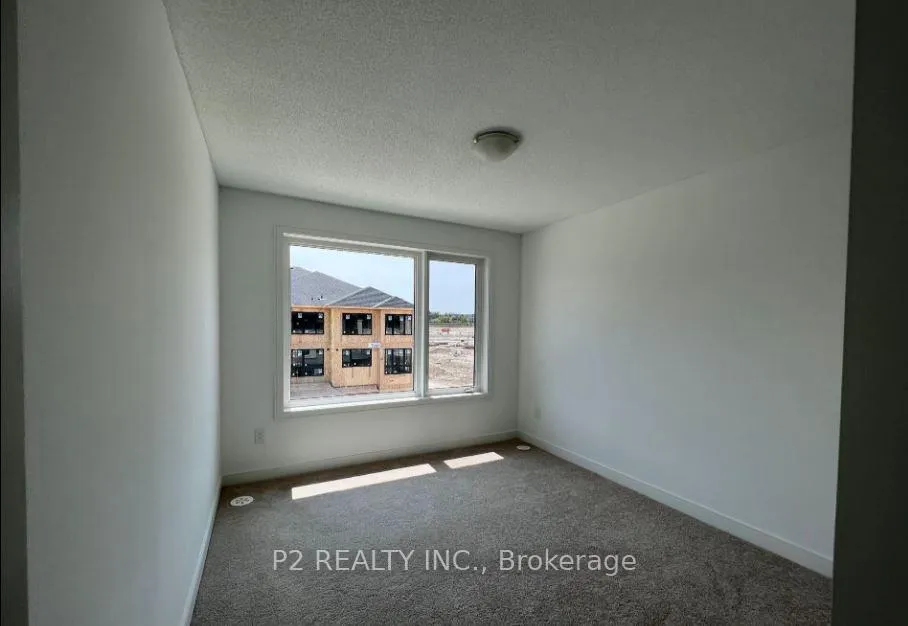 Photo 13 of 45 Red Maple Lane, Barrie, Innis-Shore — HOMEH