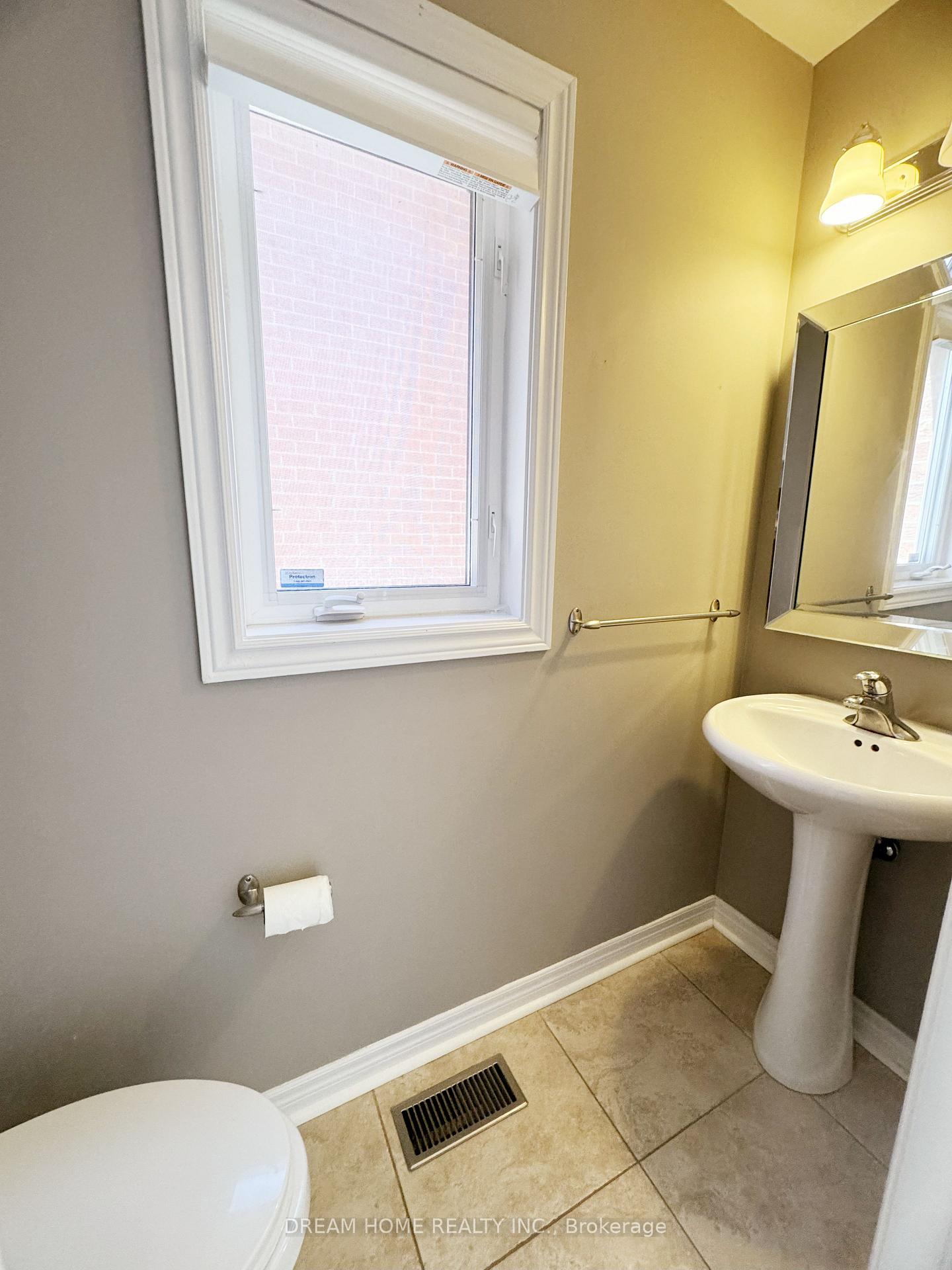 Photo 8 of 110 Autumn Hill Boulevard, Vaughan, Patterson — HOMEH