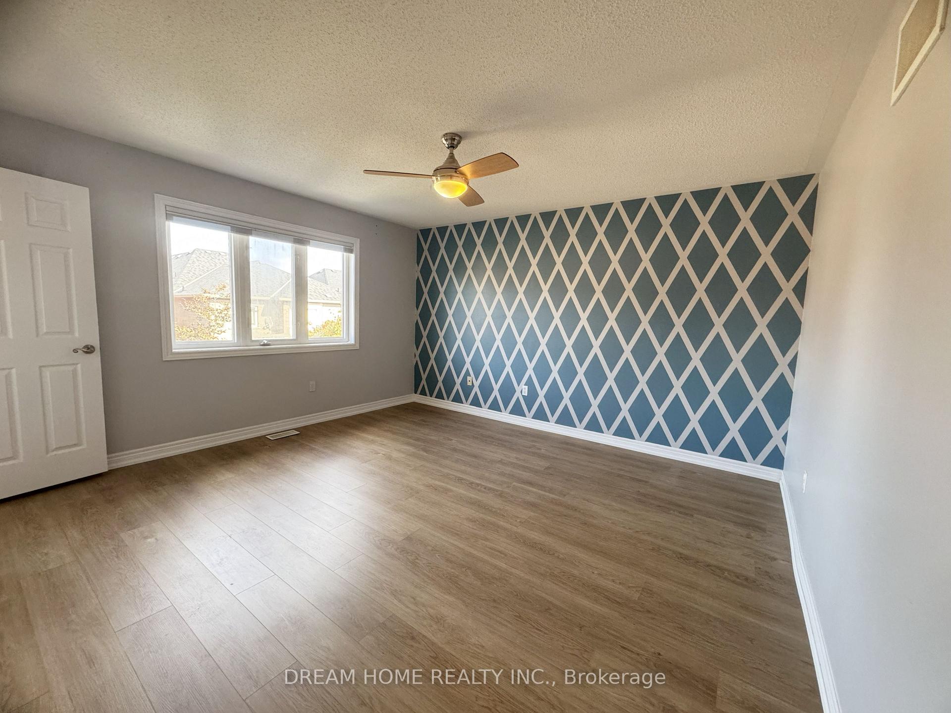 Photo 9 of 110 Autumn Hill Boulevard, Vaughan, Patterson — HOMEH
