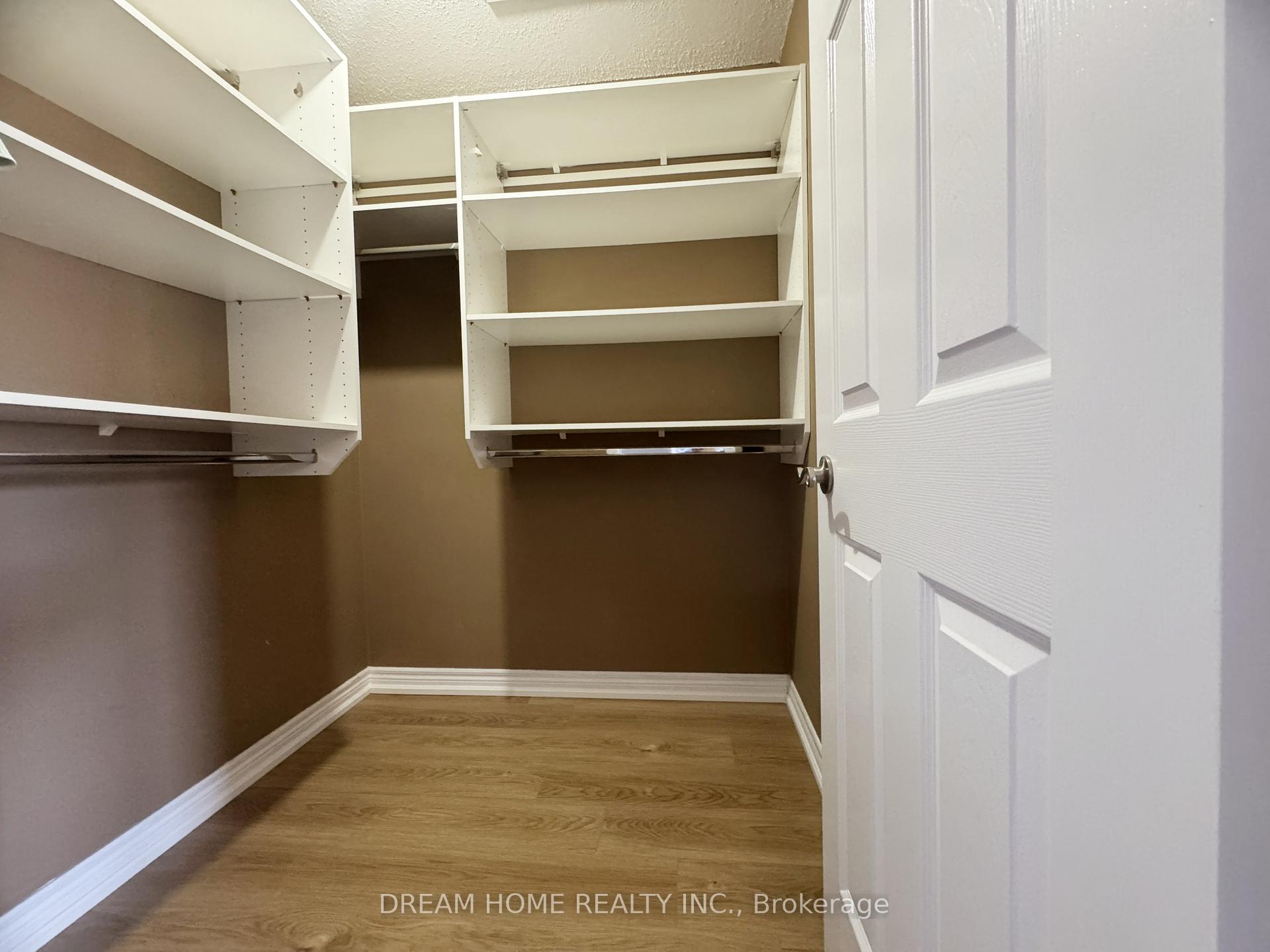 Photo 10 of 110 Autumn Hill Boulevard, Vaughan, Patterson — HOMEH