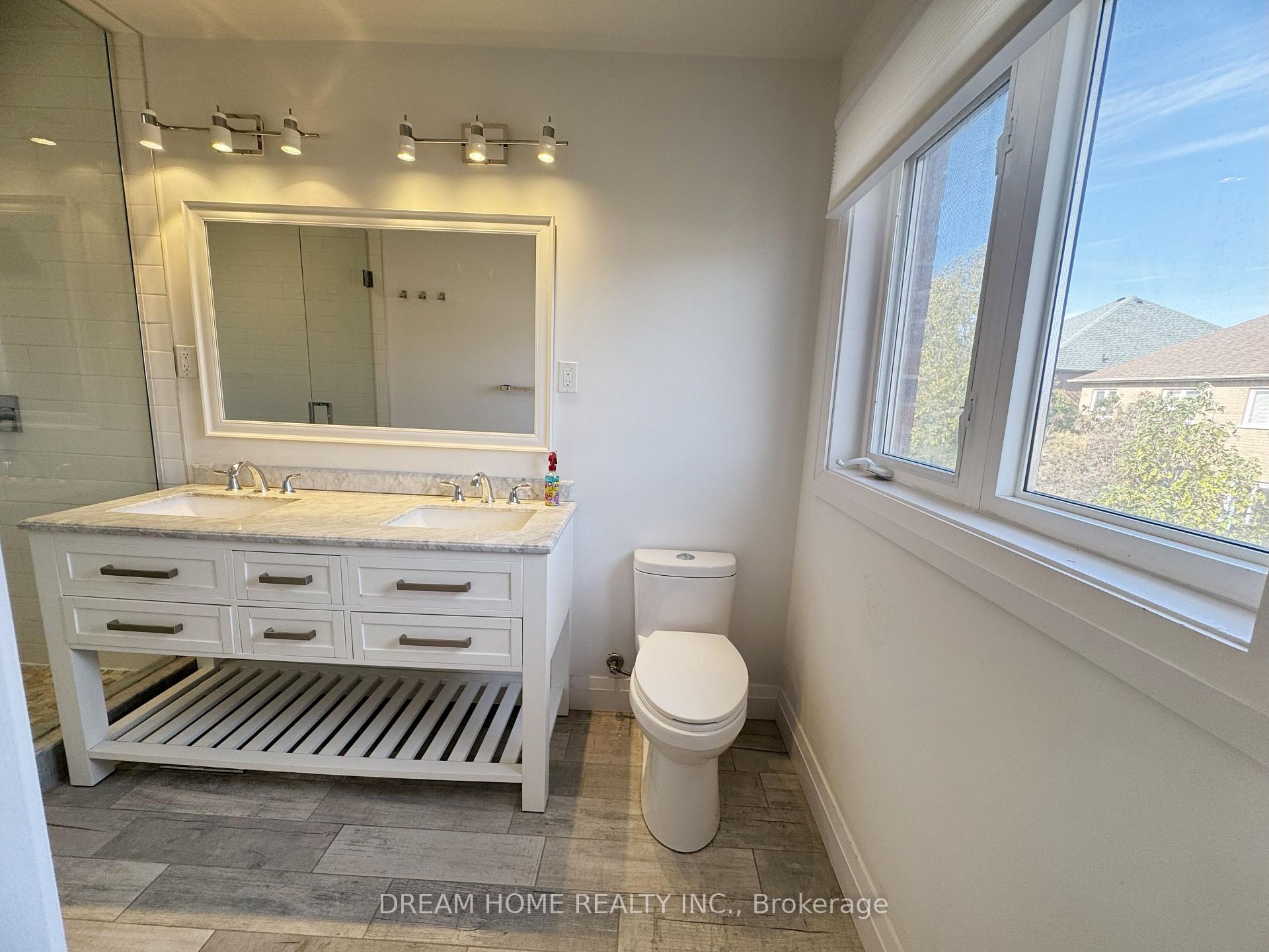 Photo 11 of 110 Autumn Hill Boulevard, Vaughan, Patterson — HOMEH